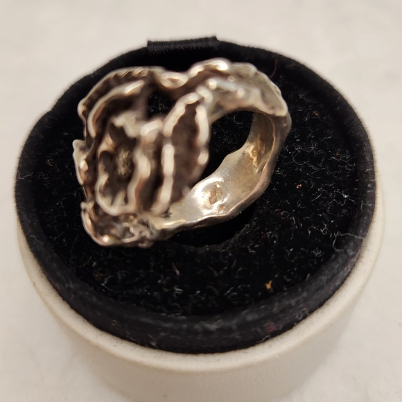 Large Silver Floral Statement Ring - Picture 9 of 10